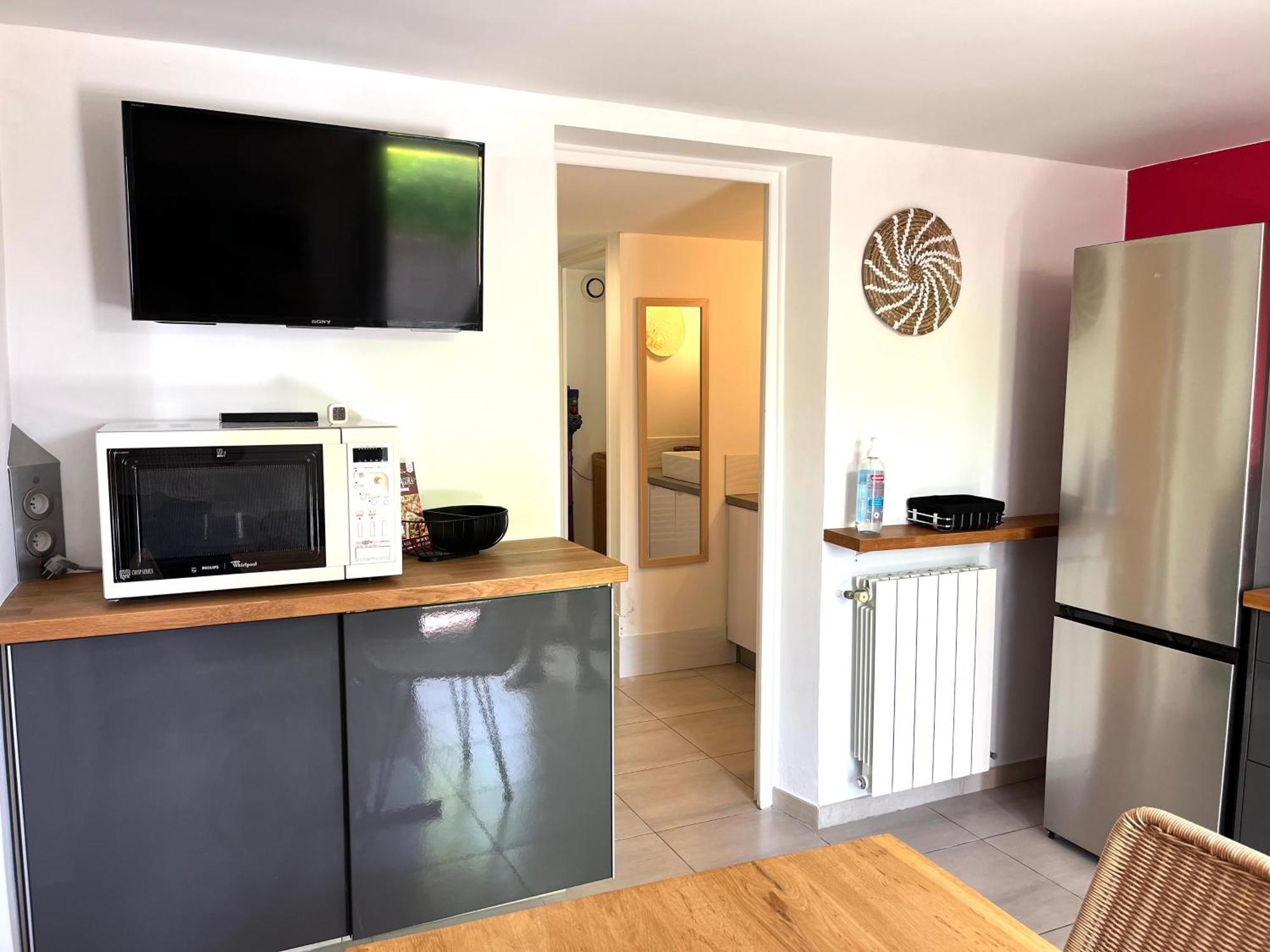 Appartement Deux Pieces Donnant Sur Un Jardin Antibes Exterior foto